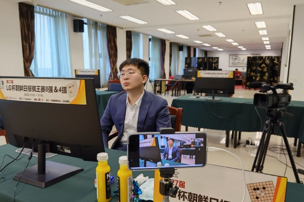 女生让男生随便朗诵自己的诵
