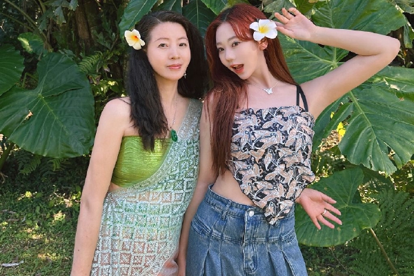 美女扒开尿口让男人桶